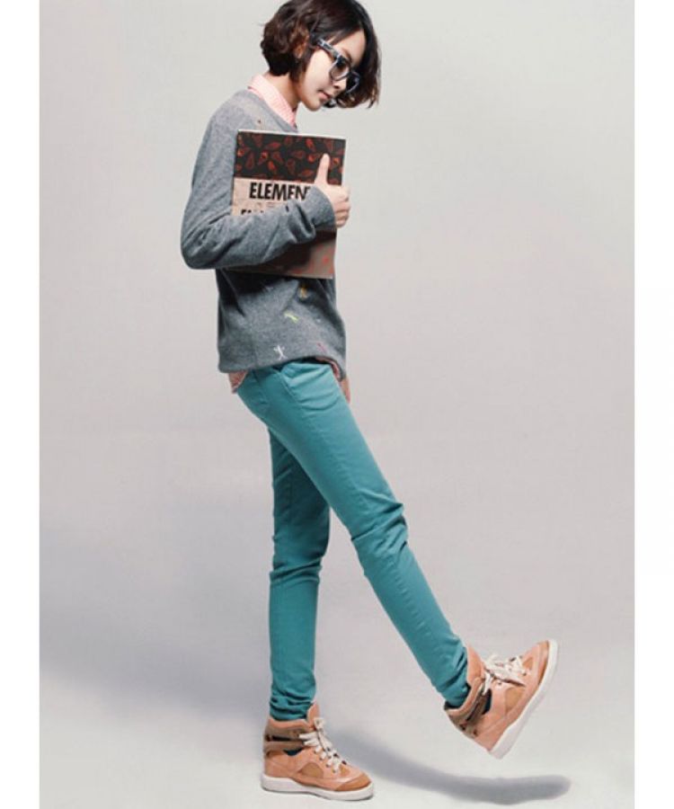 COLOR KAKI