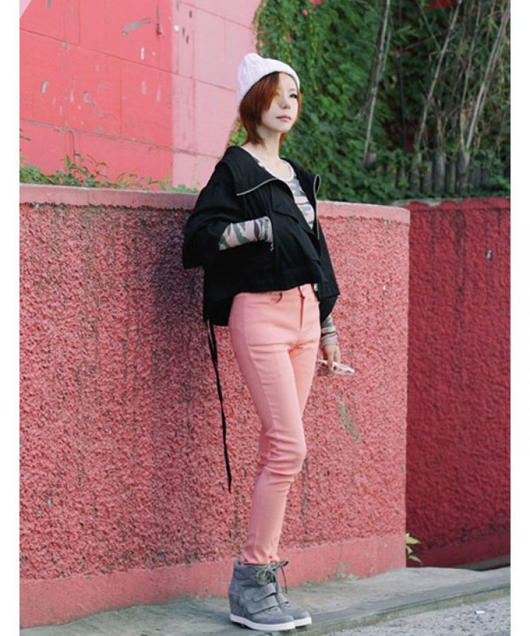 COLOR KAKI
